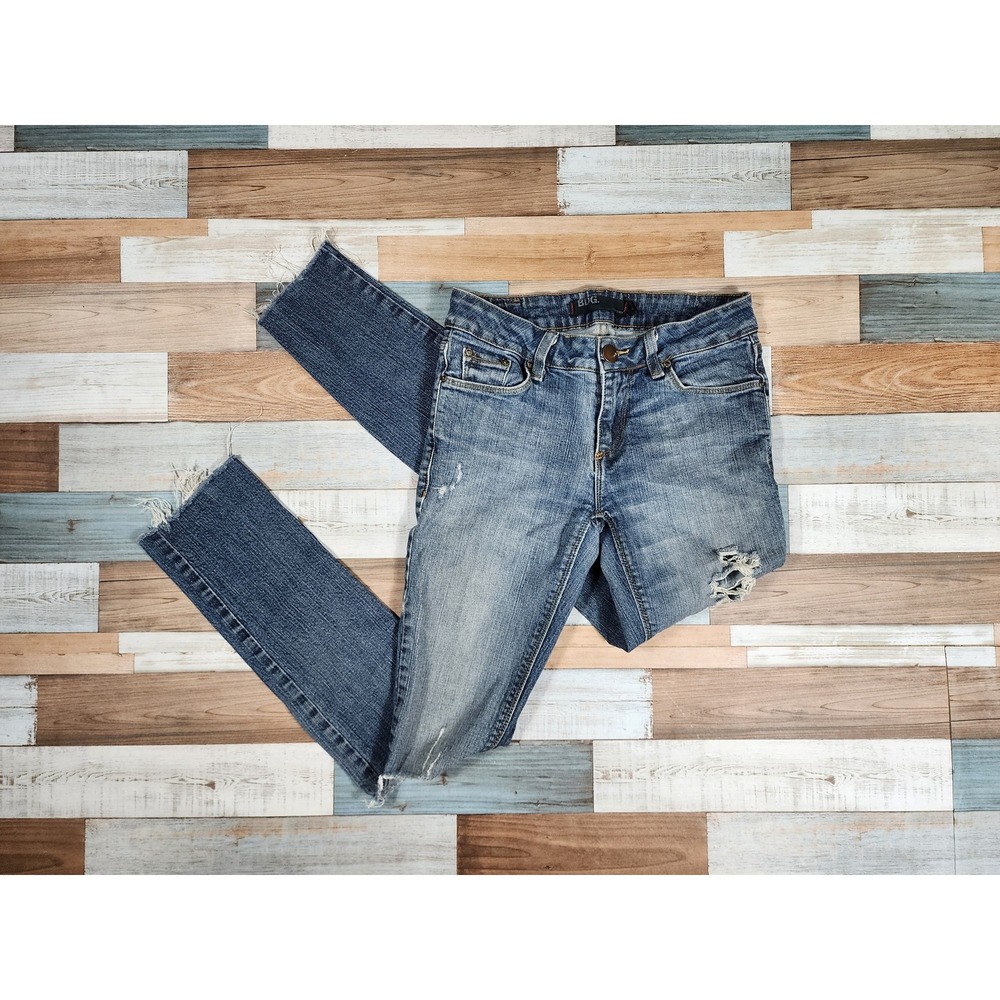 BDG Skinny Distressed Jeans Medium Wash Ripped Knee Raw Hem Womens Denim